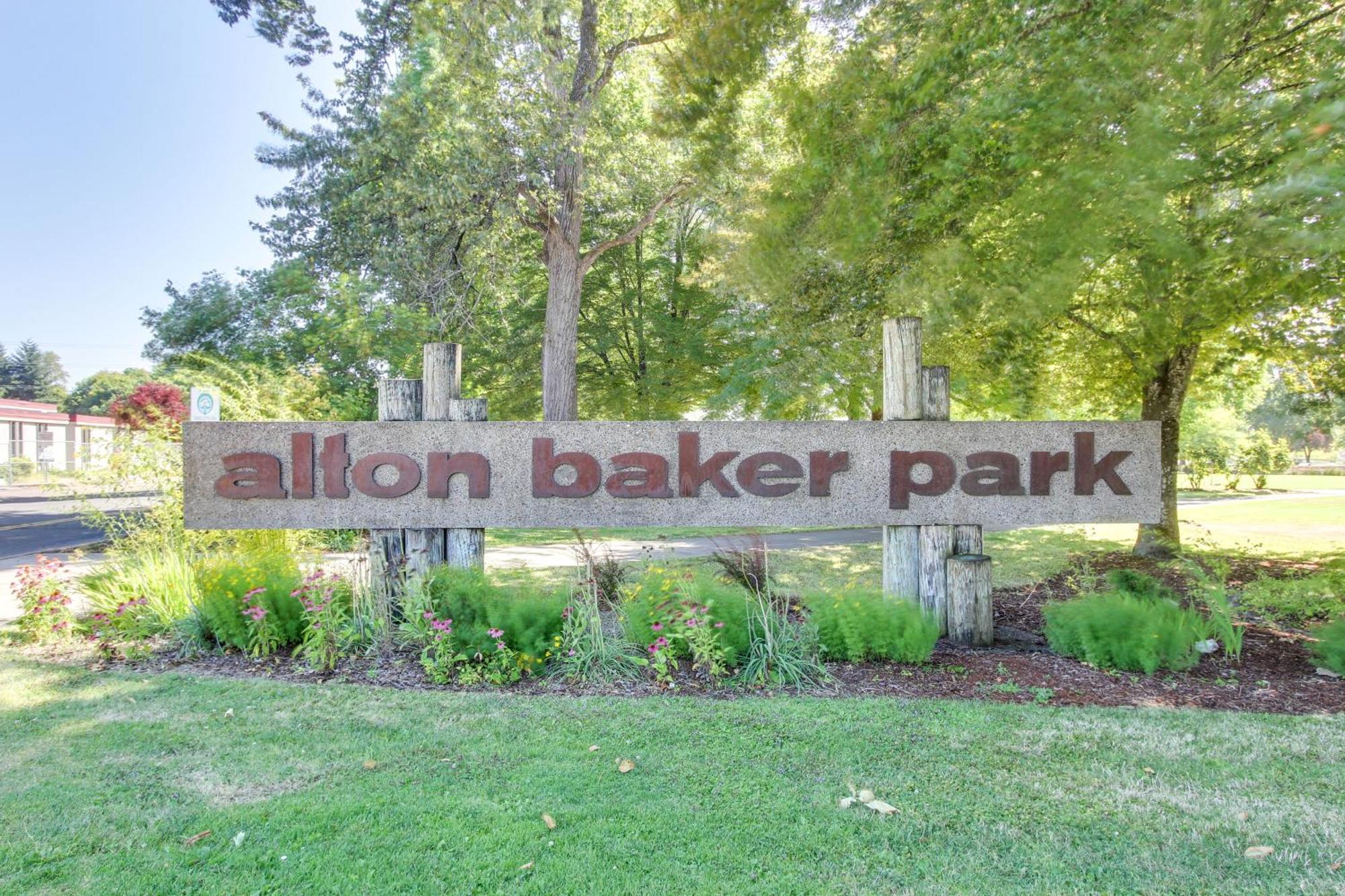 Pet-Friendly Home With Grill, 2 Mi To Autzen Stadium Springfield Eksteriør bilde