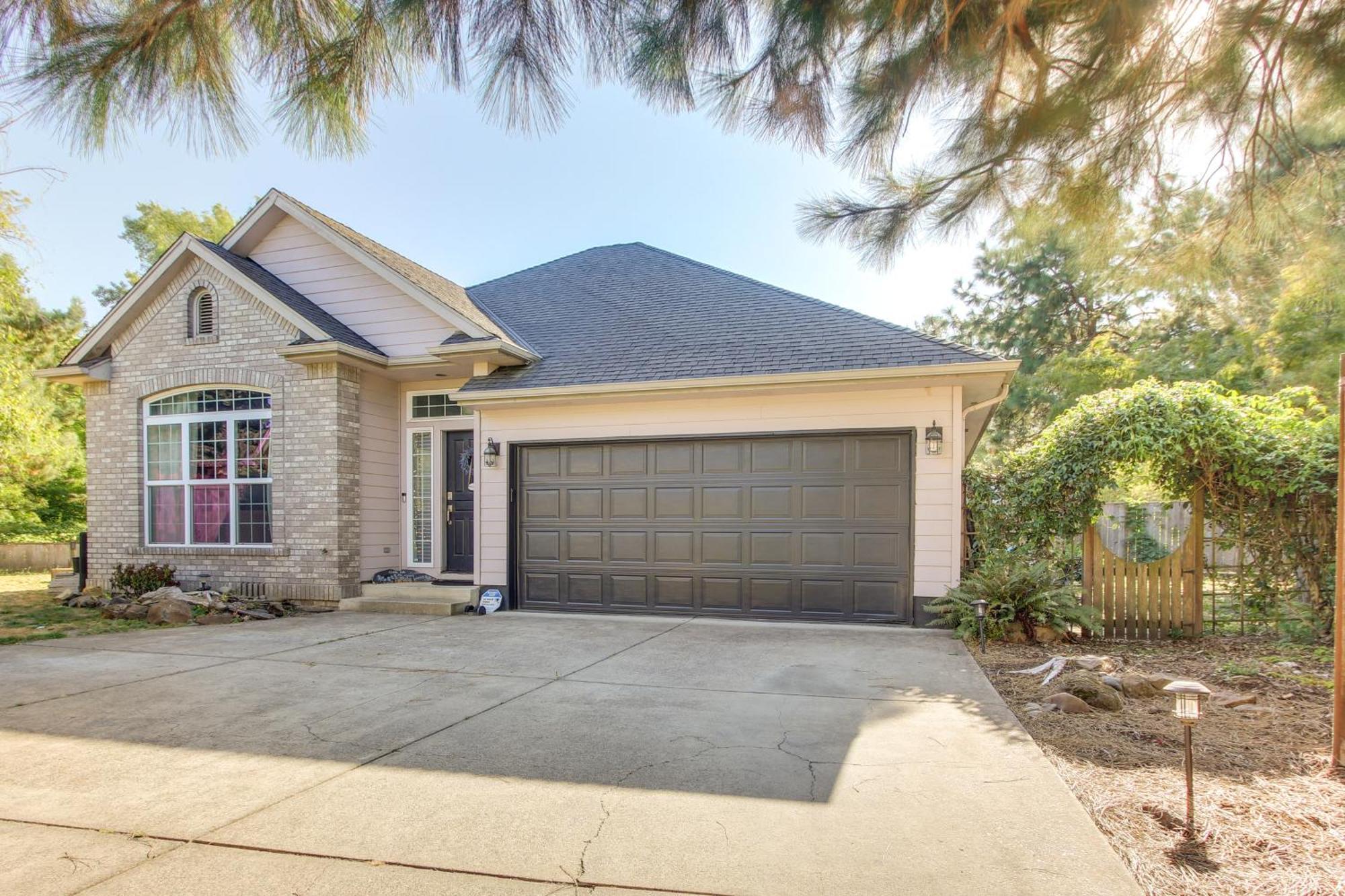 Pet-Friendly Home With Grill, 2 Mi To Autzen Stadium Springfield Eksteriør bilde